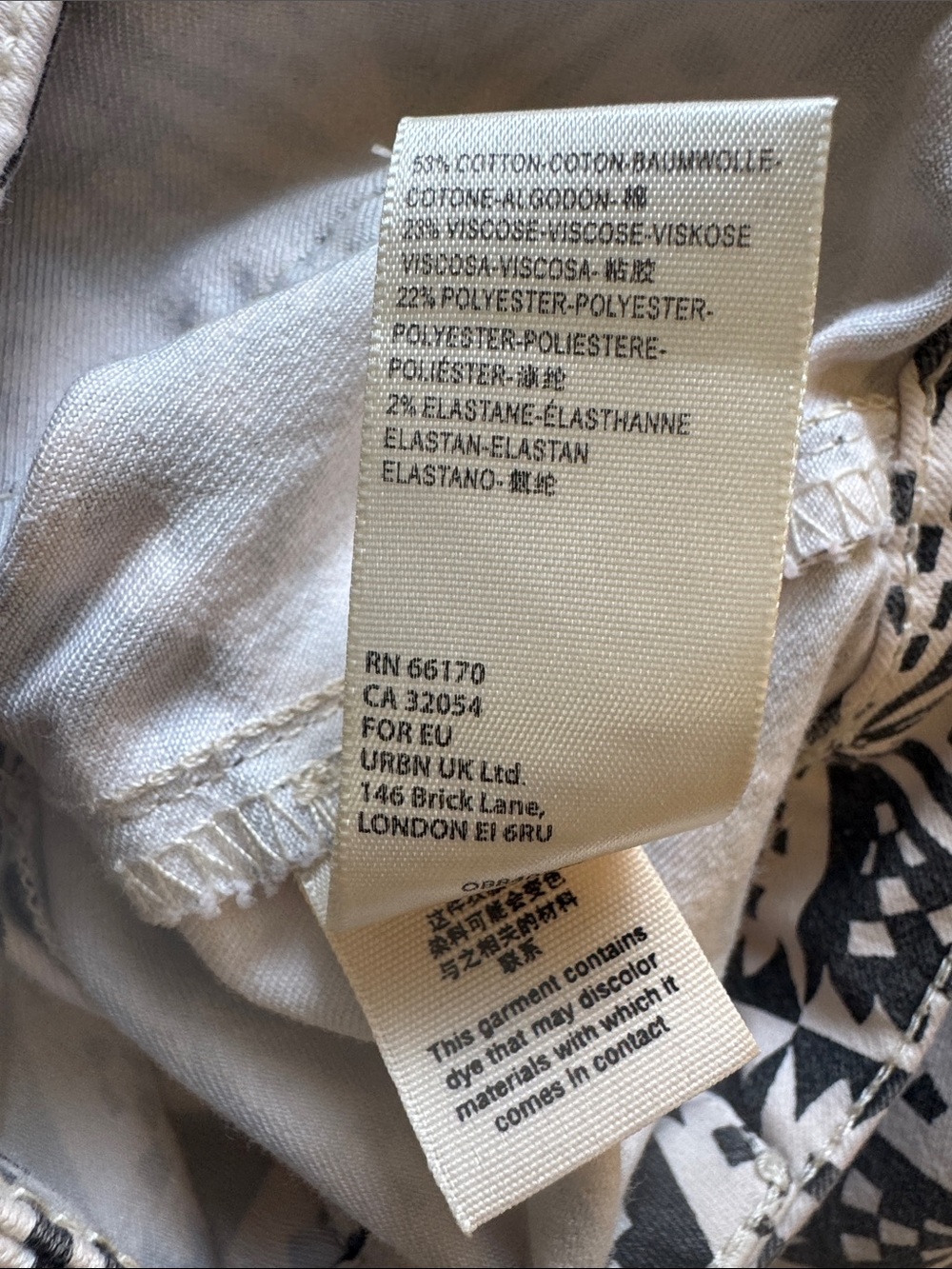 Free People We The Free Just Float On Flare Jeans Geo Black White Size 24 - Picture 12 of 15